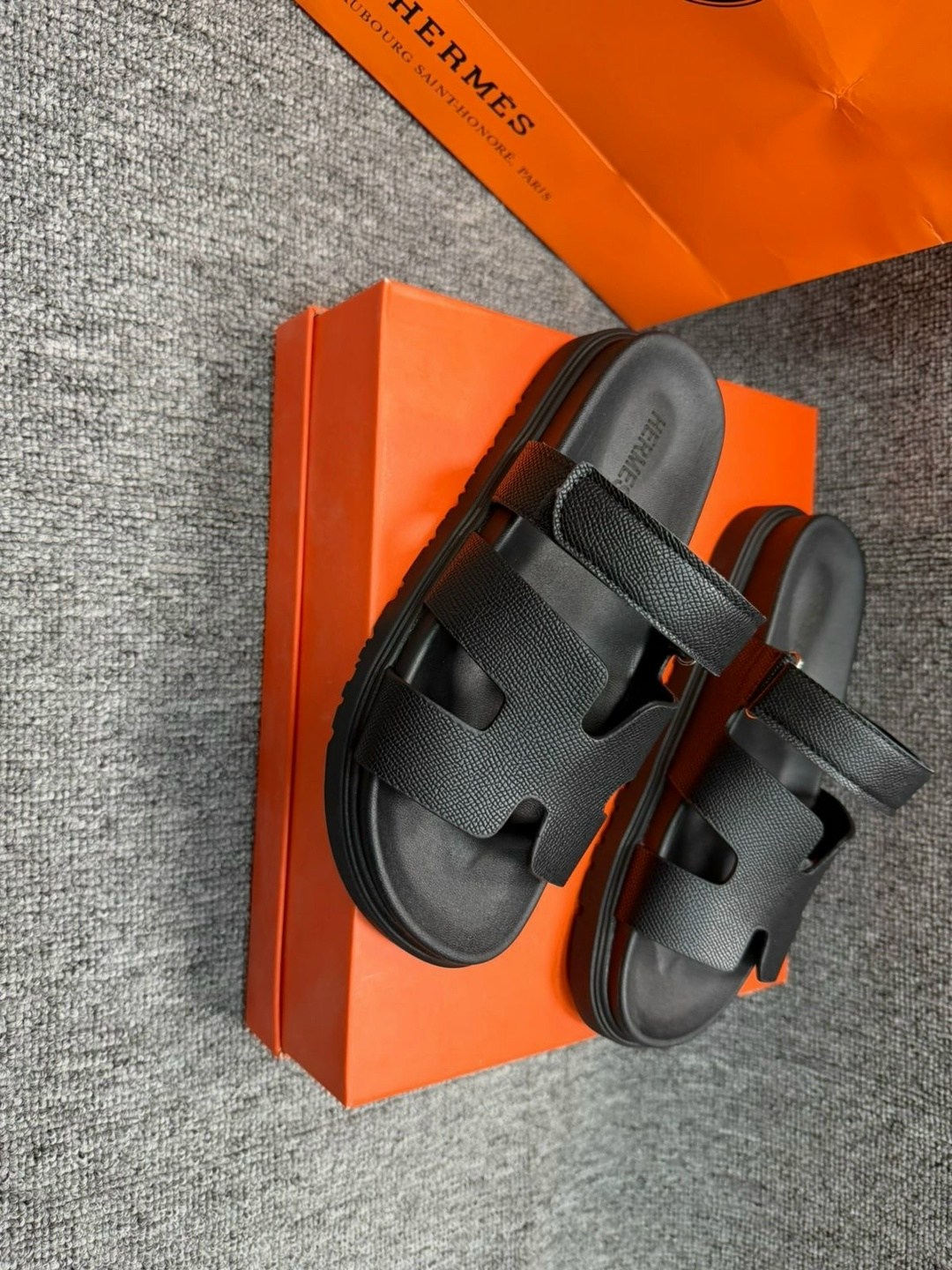 мужские шлепки эрмес,шлепанцы hermes,тапочки hermes,,сандалии hermes