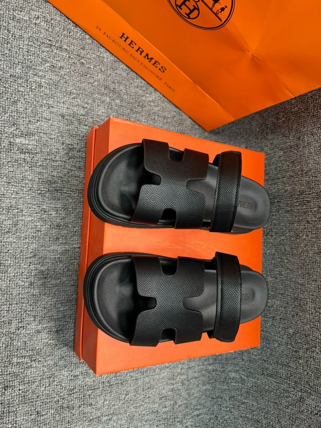 мужские шлепки эрмес,шлепанцы hermes,тапочки hermes,,сандалии hermes
