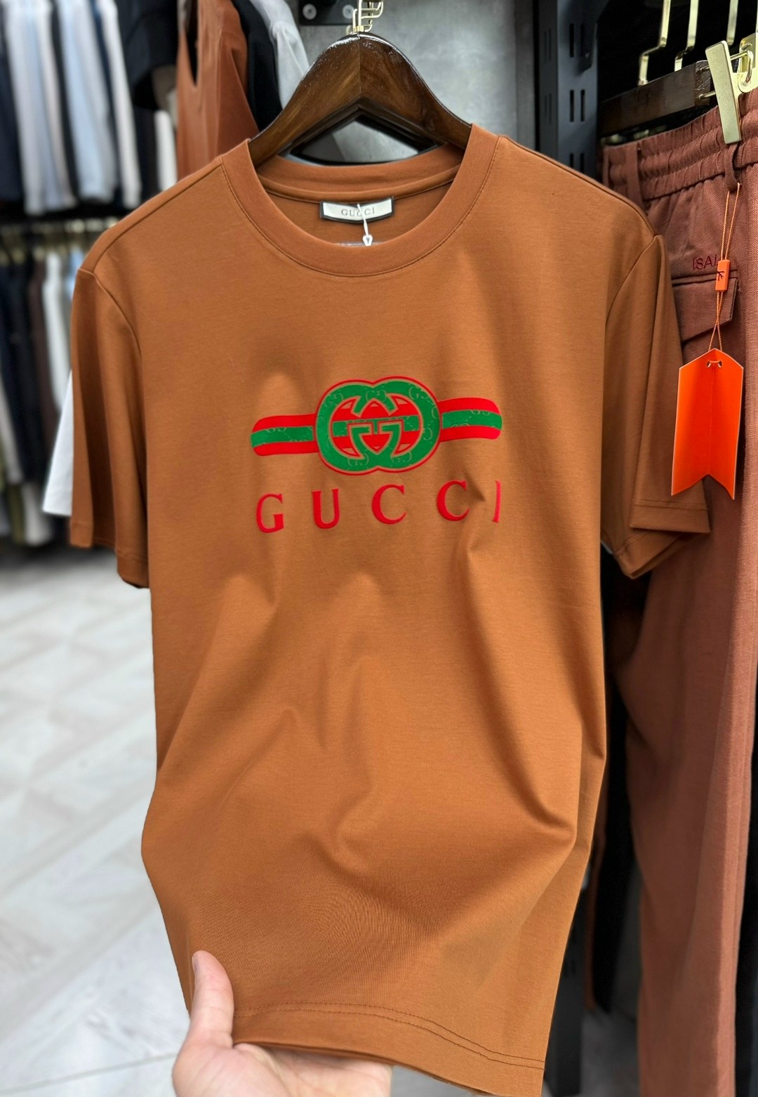 футболка gucci,футболки гуччи женские оригинал,майка гуччи оригинал,футболка гуччи,футболка женская gucci