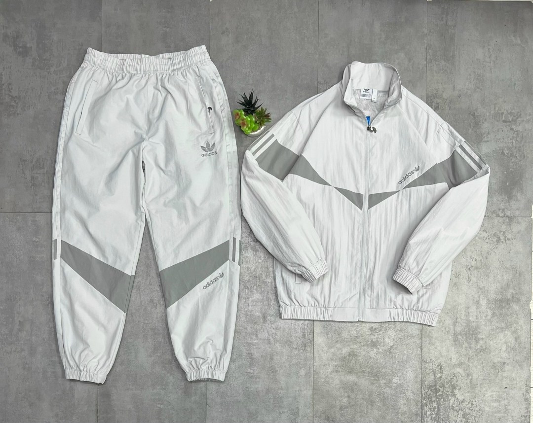 спортивный костюм adidas,спортивные костюмы адидас,спортивные костюм,спортивные костюмы мужские