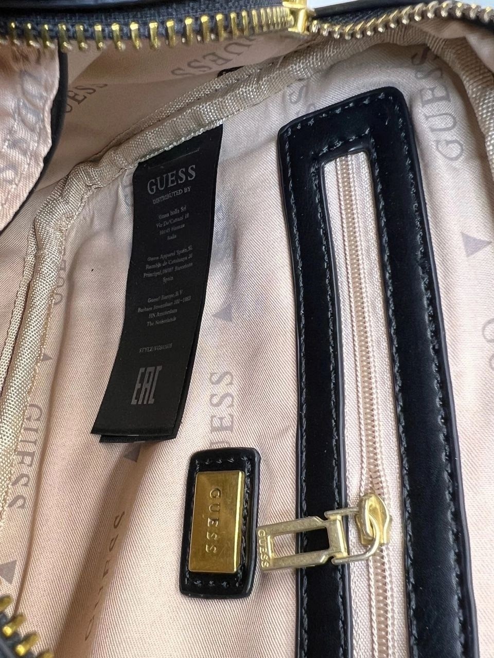 женская сумка guess,сумка guess,guess сумка кросс боди,guess сумка через плечо,сумка guess aviana