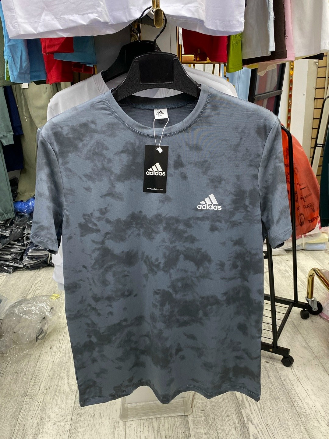 футболка мужская adidas,футболка спортивная adidas,adidas футболка спортивная feelstrcamo tee,мужские майки adidas,adidas футболка