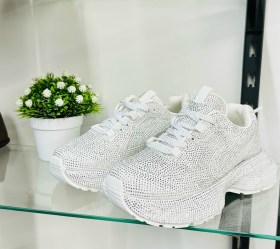 Кроссовки