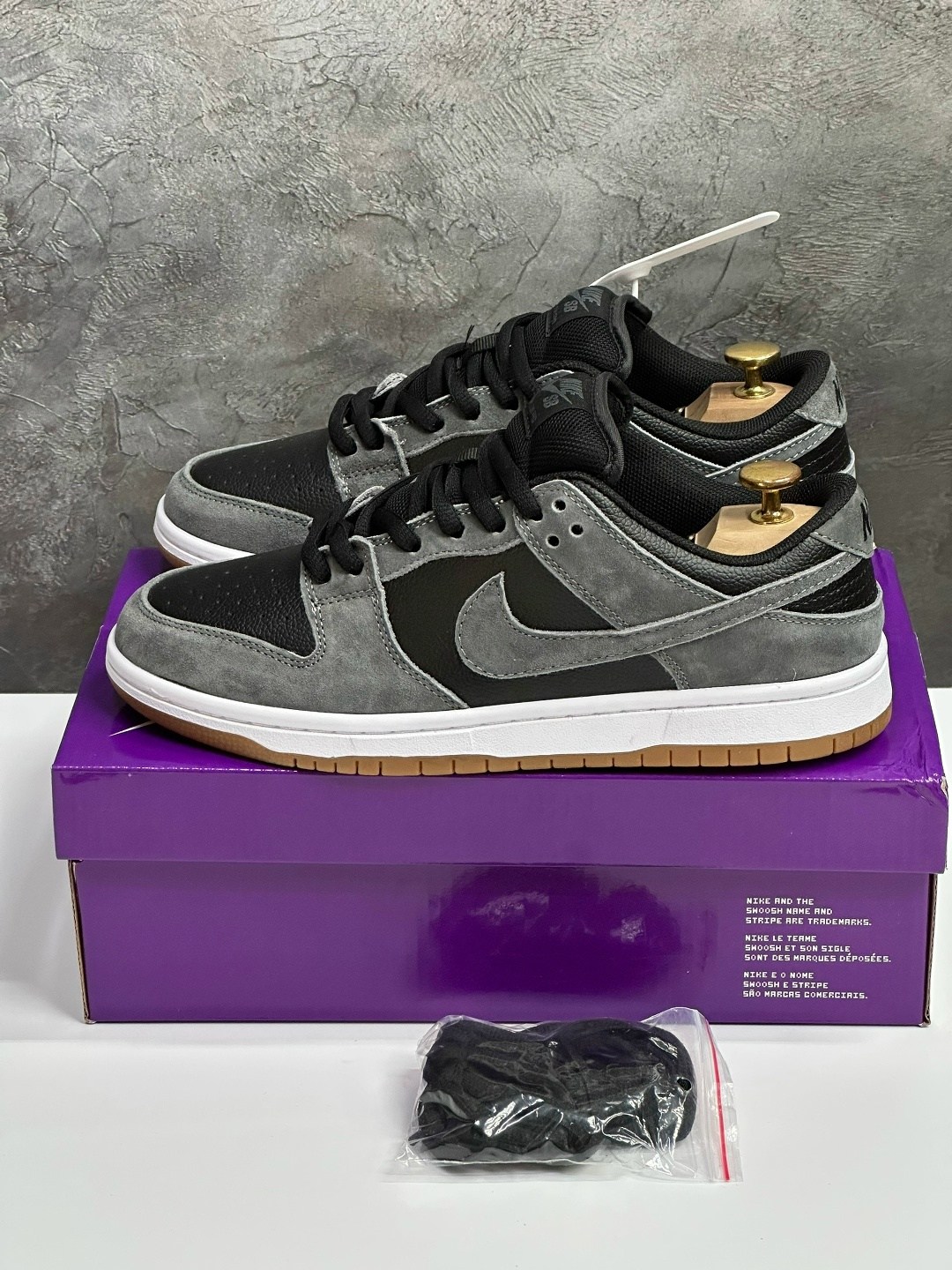 nike sb dunk low dark grey black gum,кроссовки nike sb dunk low,кроссовки,nike sb dunk low black grey,nike sb dunk low серые