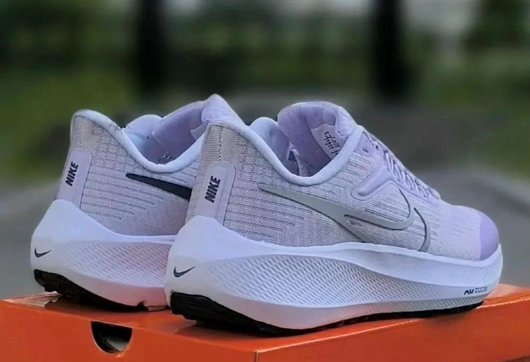 кроссовки,nike кроссовки,повседневные кроссовки,женские кроссовки найк вомеро белые,кроссовки 500р