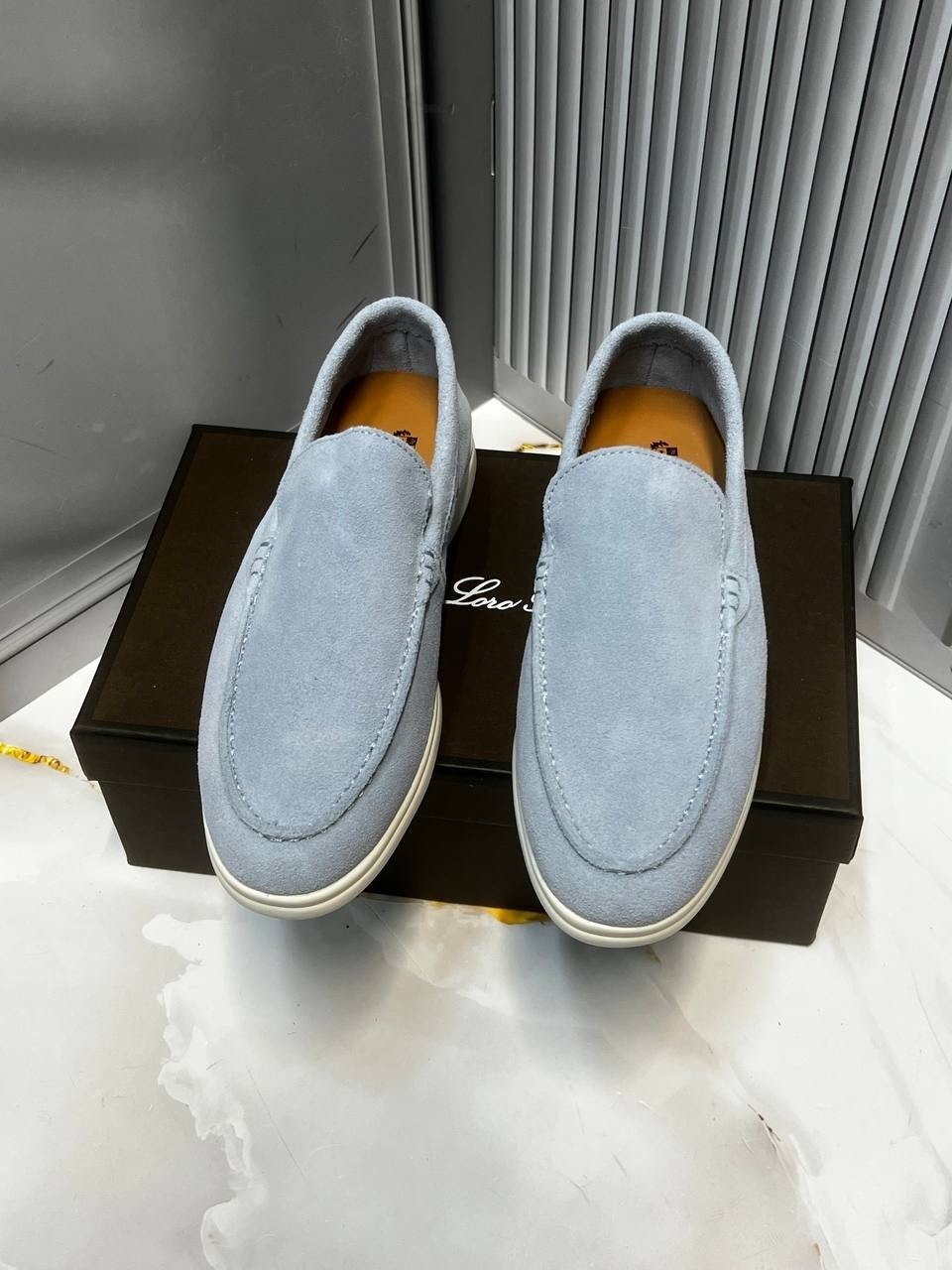лоферы из натуральной замши loro piana,лоферы замшевые loro piana,,лоферы из натуральной замши loro piana цвет голубой,лоферы замшевые loro piana цвет голубой