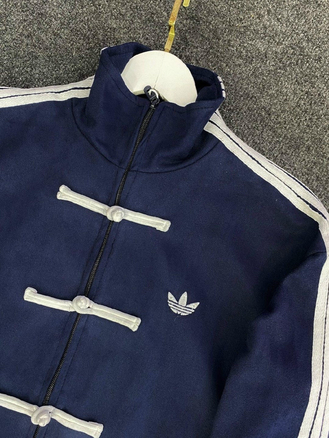 куртка свободная,спортивная куртка,американская куртка,adidas мужская и женская классическая новая китайская замшевая куртка jy8276,куртка originals adidas