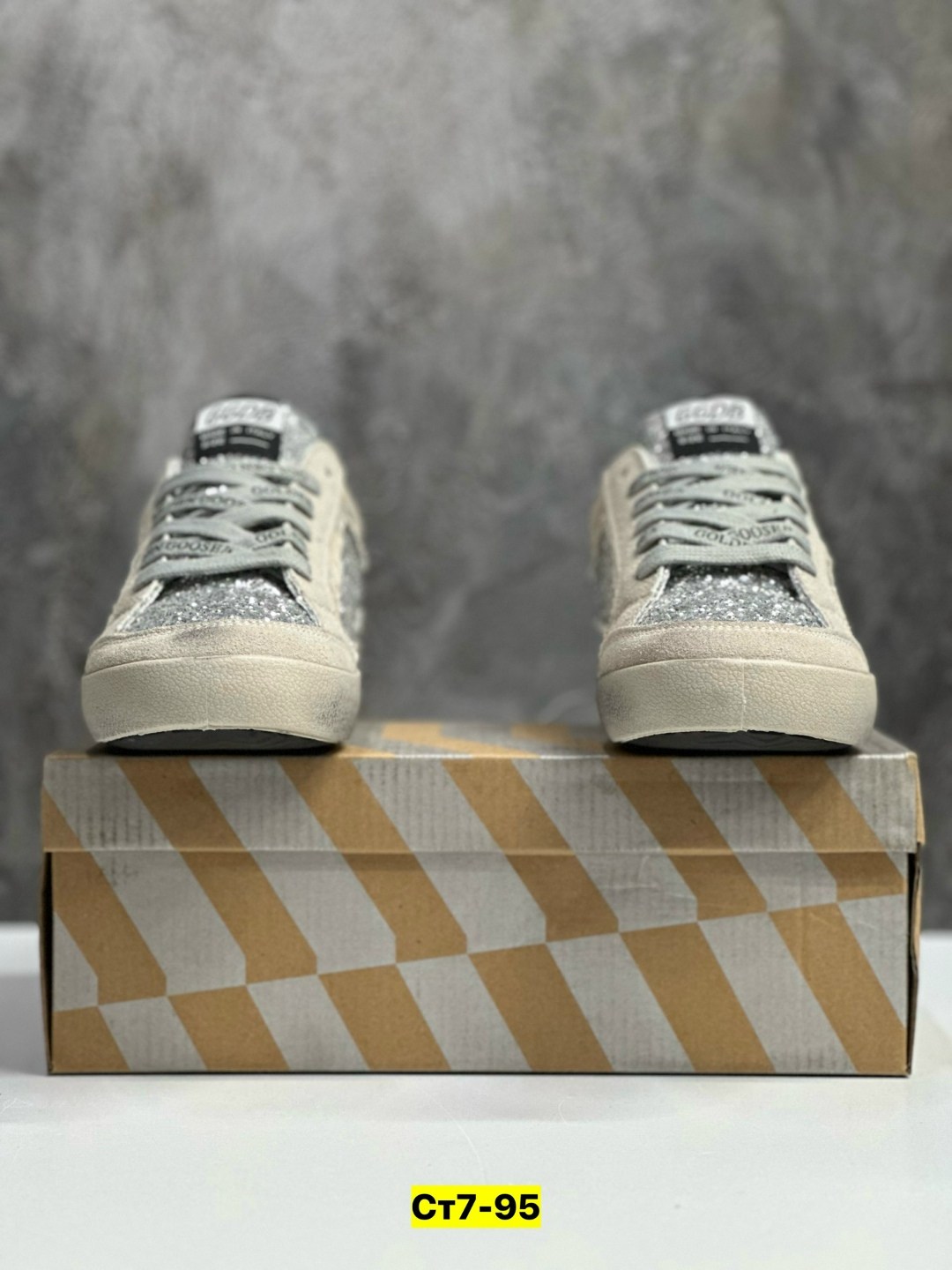 ,кеды golden goose женские,golden goose кеды v-star с блестками серебристый,golden goose кеды super-star с блестками серебристый,кеды golden goose