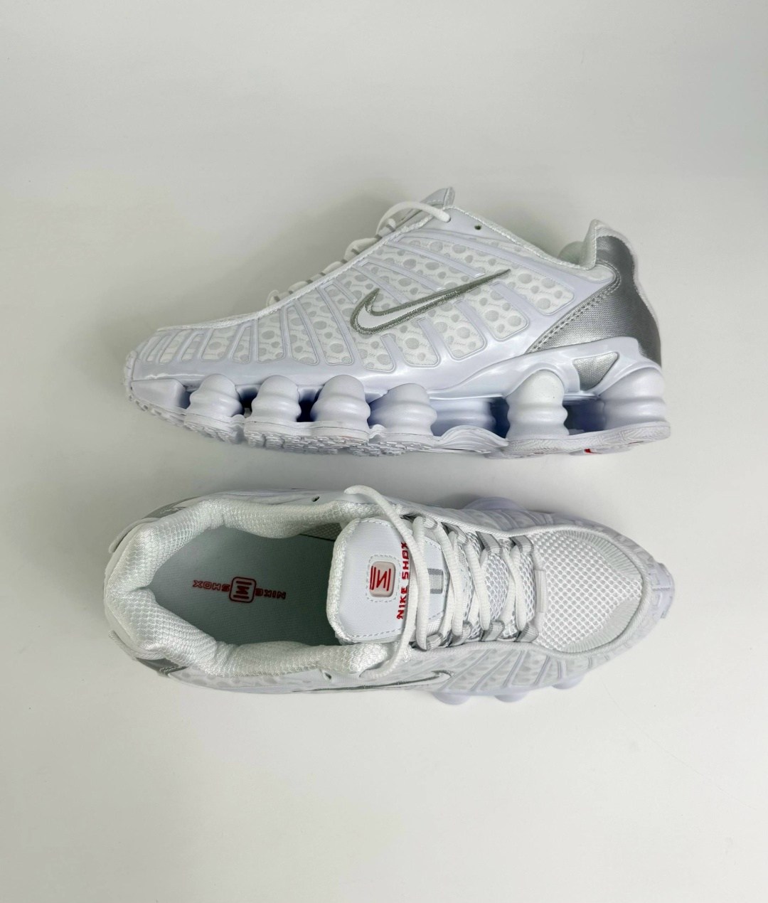 nike shox tl white metallic silver,кроссовки nike shox tl для бега белые мужские женские,кроссовки nike shox tl,кроссовки nike shox tl white metallic silver,кроссовки nike shox white