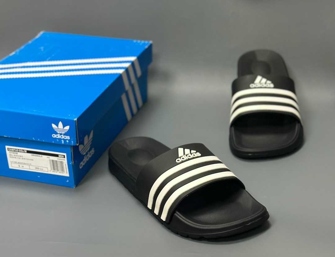 шлепанцы adidas,adidas adilette comfort slides,adidas шлепки 2026,adidas slides,adidas adilette comfort