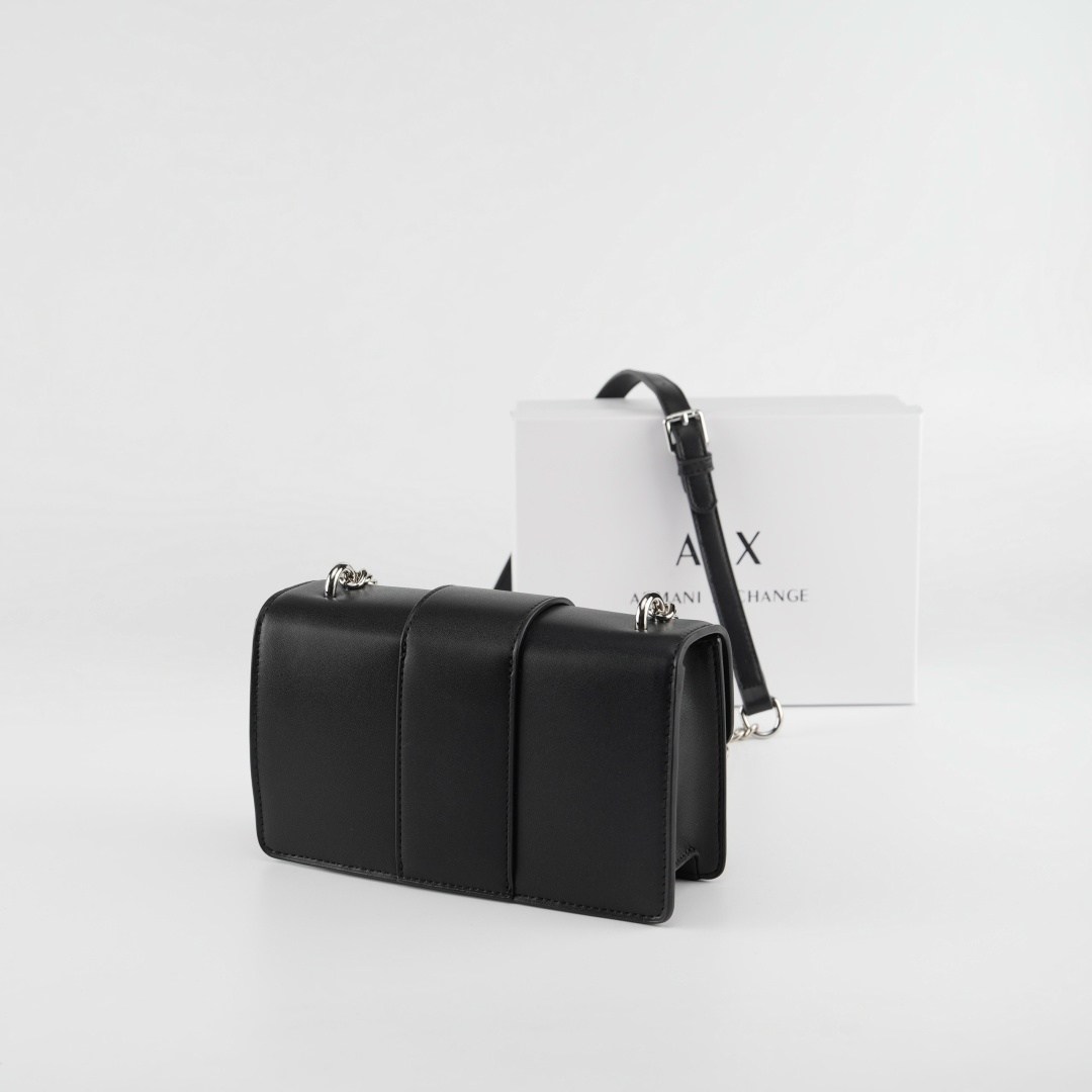 сумка через плечо с логотипом armani exchange,сумка armani exchange,сумки через плечо armani exchange,armani exchange сумка через плечо с металлическим логотипом черный,сумка армани эксчендж
