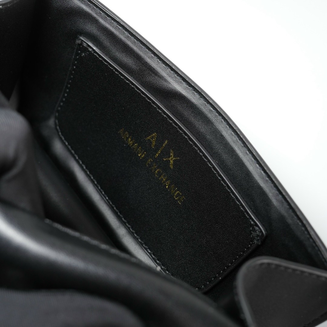 сумка через плечо с логотипом armani exchange,сумка armani exchange,сумки через плечо armani exchange,armani exchange сумка через плечо с металлическим логотипом черный,сумка армани эксчендж