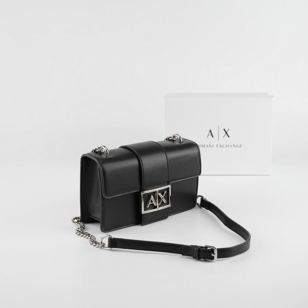сумка через плечо с логотипом armani exchange,сумка armani exchange,сумки через плечо armani exchange,armani exchange сумка через плечо с металлическим логотипом черный,сумка армани эксчендж