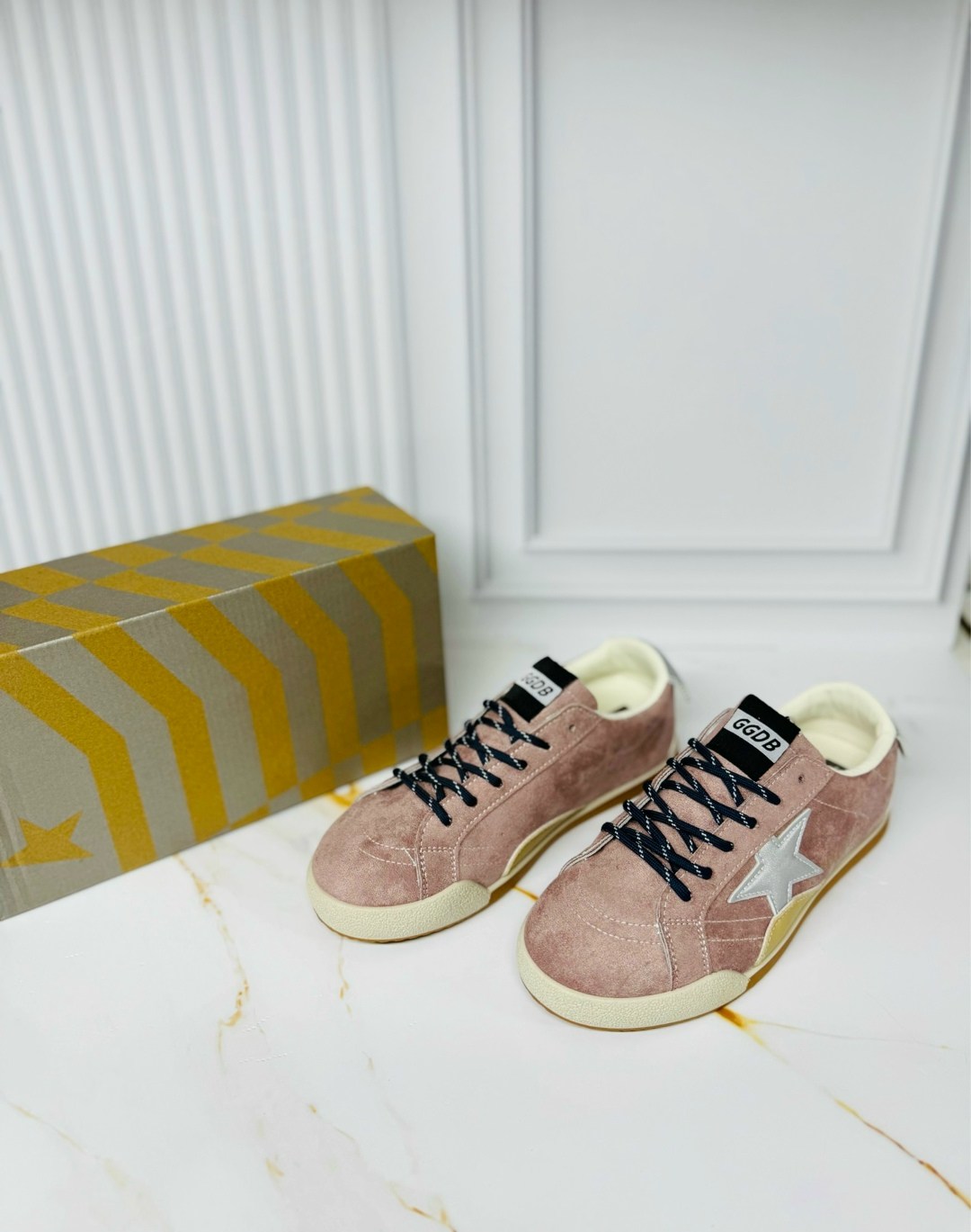 ,кроссовки golden goose,кроссовки женскиe,замшевые кроссовки,повседневная