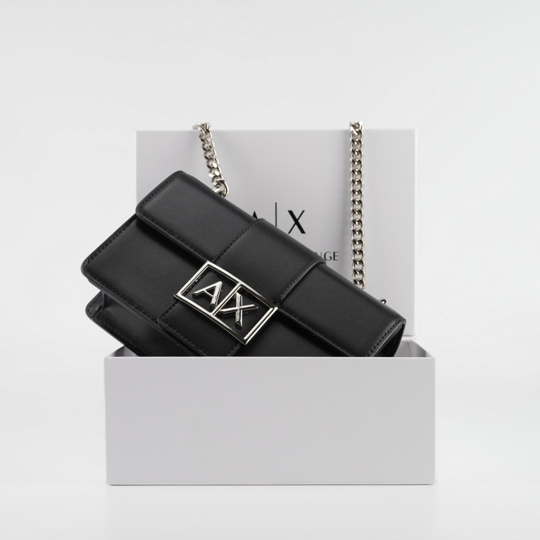 сумка через плечо с логотипом armani exchange,сумка armani exchange,сумки через плечо armani exchange,armani exchange сумка через плечо с металлическим логотипом черный,сумка армани эксчендж