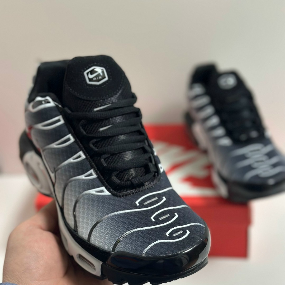 кроссовки nike air max tn plus,кроссовки nike air max tn plus ultra белые с серым,кроссовки мужские nike air max tn plus,nike air max plus tn,кроссовки nike tn plus