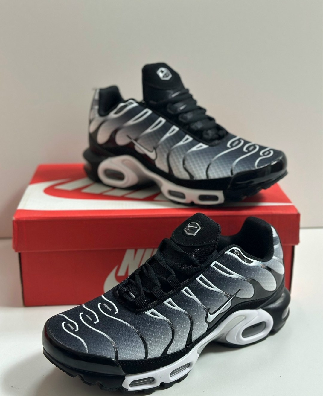 кроссовки nike air max tn plus,кроссовки nike air max tn plus ultra белые с серым,кроссовки мужские nike air max tn plus,nike air max plus tn,кроссовки nike tn plus