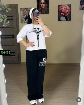 Костюм