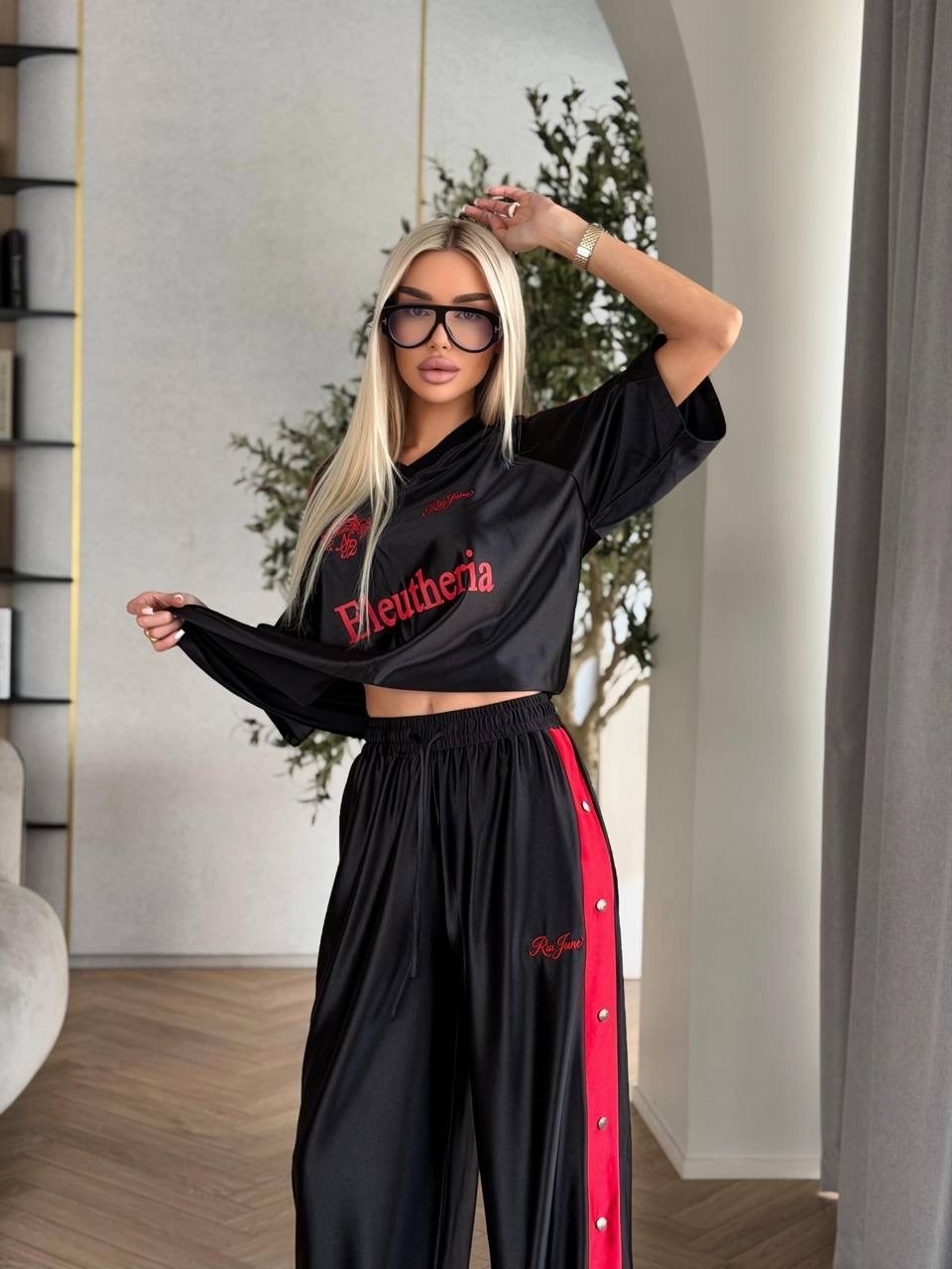 женские костюмы спортивные,модные костюмы,костюм спортивный,костюм с лампасами,костюм классический