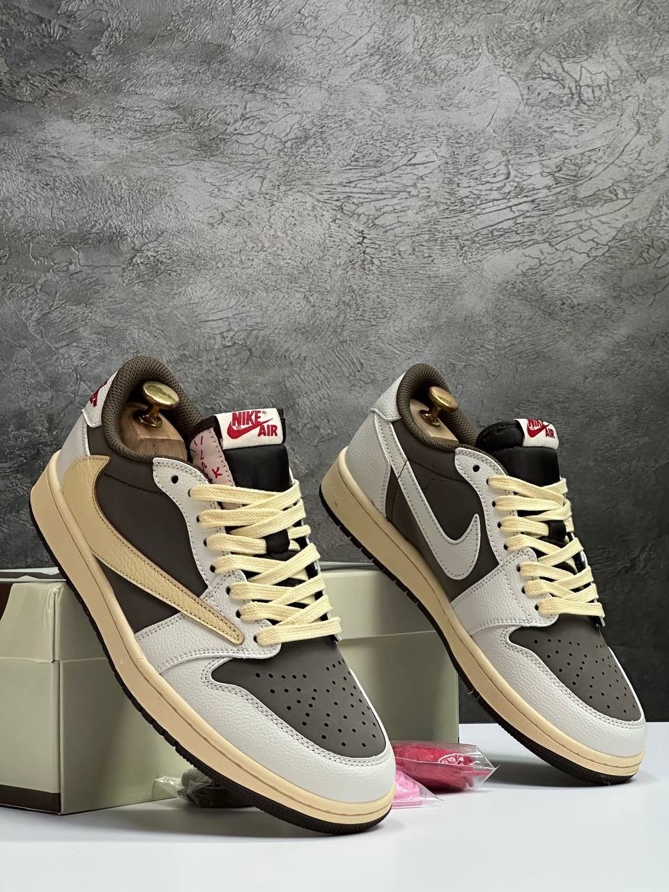 nike air jordan 1 low travis scott reverse mocha,кроссовки nike air jordan 1 low x travis scott,nike air jordan 1 low travis scott,кроссовки travis scott x air jordan 1 low,кроссовки travis scott x ni
