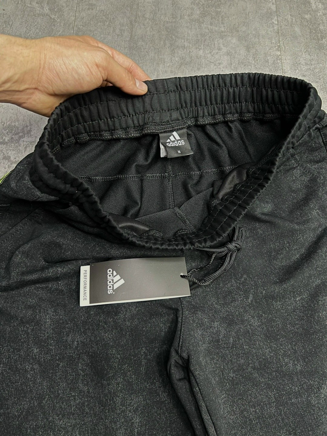 шорты мужские,шорты мужские удлиненные adidas,шорты адидас мужские серые,мужские спортивные шорты adidas,спортивные шорты adidas