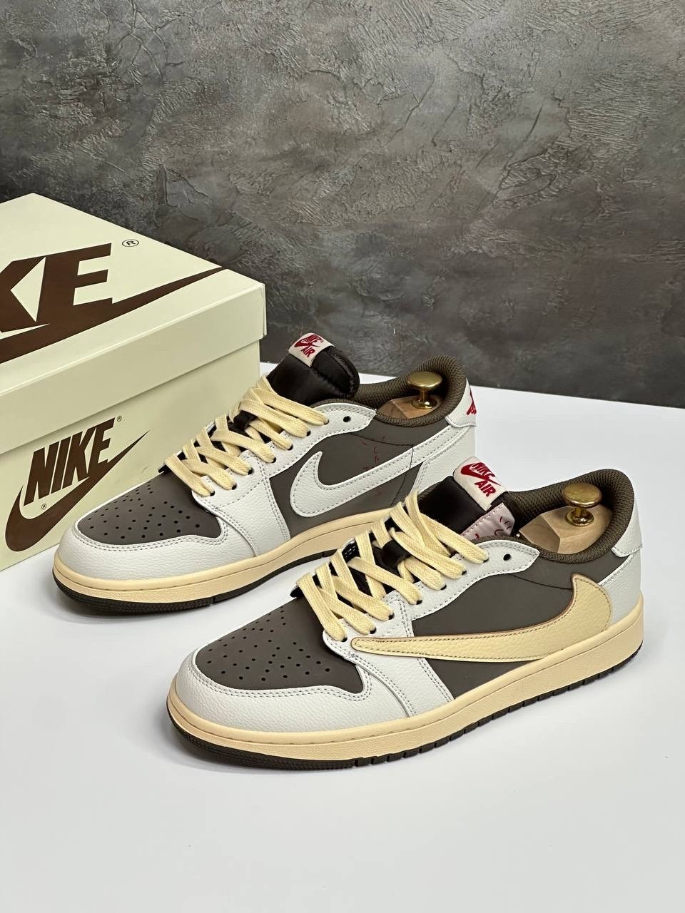nike air jordan 1 low travis scott reverse mocha,кроссовки nike air jordan 1 low x travis scott,nike air jordan 1 low travis scott,кроссовки travis scott x air jordan 1 low,кроссовки travis scott x ni