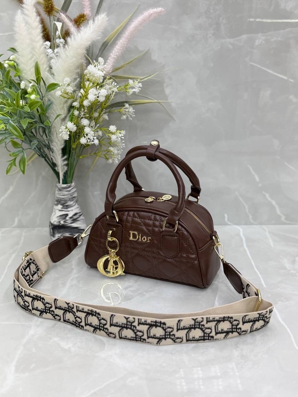 dior сумка,сумка lady dior micro от christian dior,женская сумка dior,сумки через плечо christian dior,сумочка диор