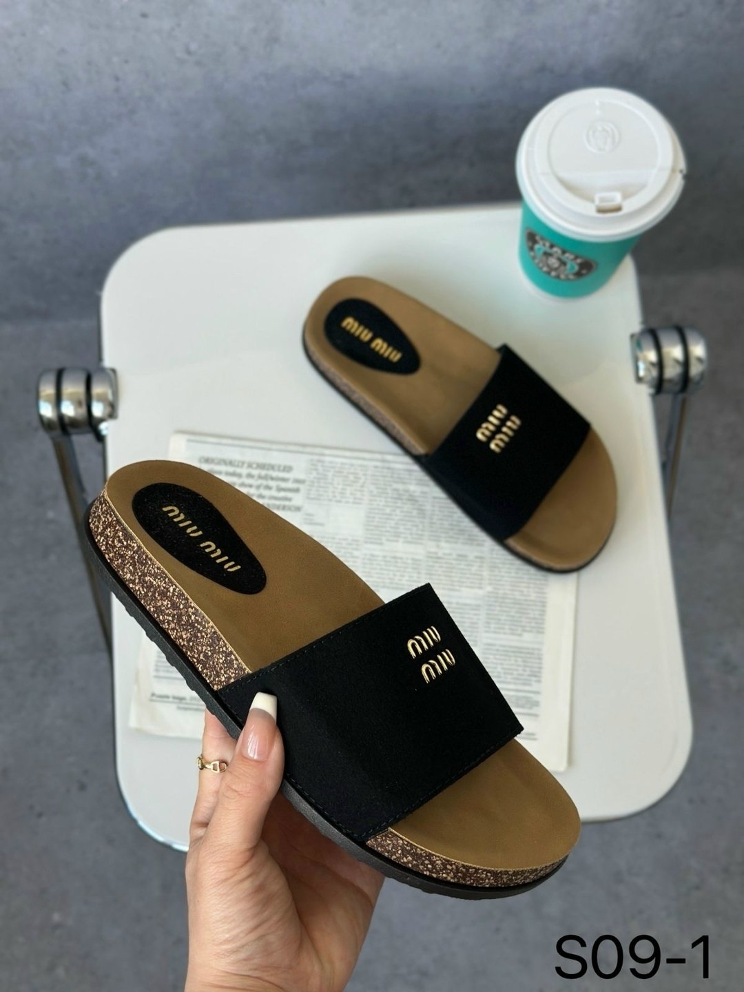 шлёпанцы miu miu,женские шлепанцы,шлепанцы коричневые miu miu,тапочки модные,тапочки miu miu