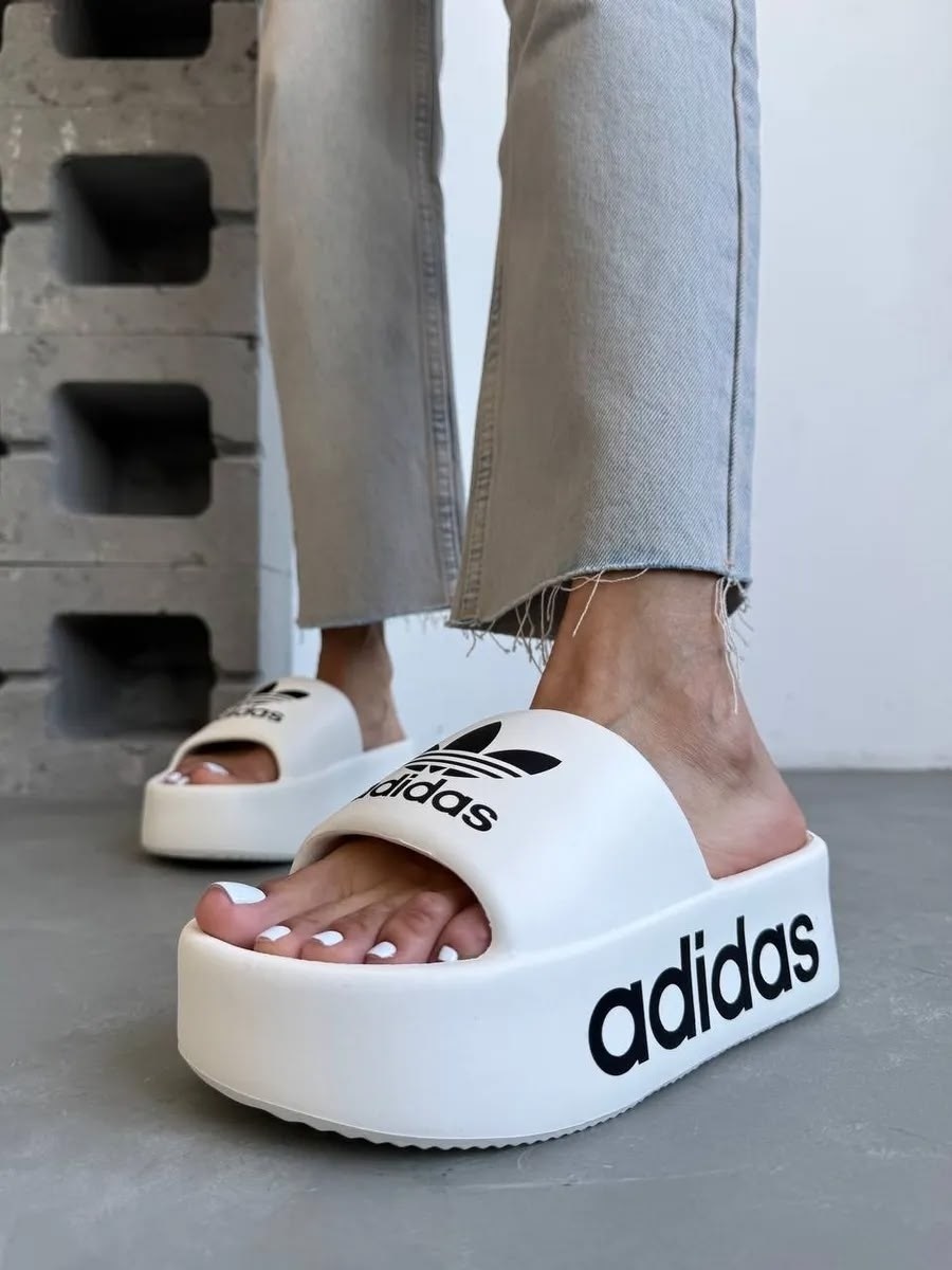 модные шлепки,adidas шлепки,шлепки женские,,шлепанцы белые