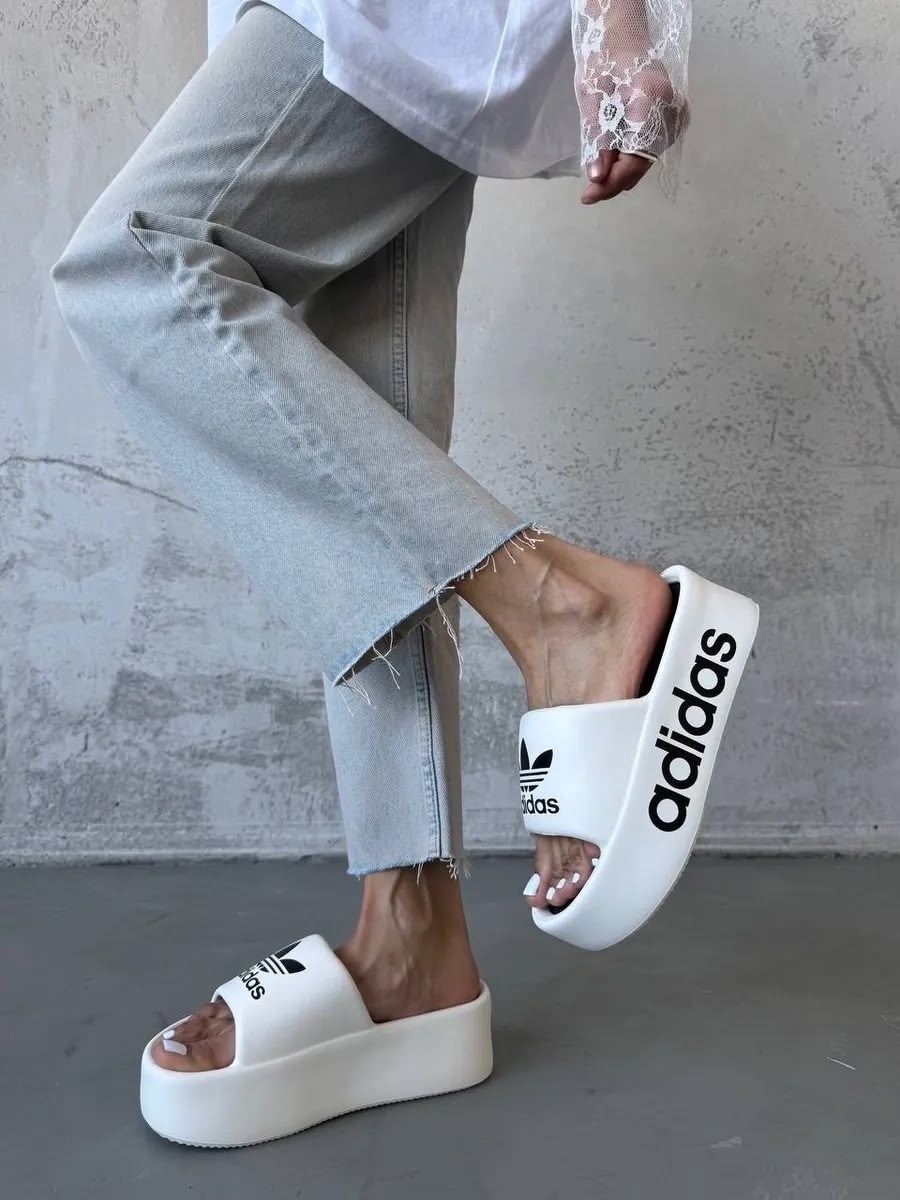 модные шлепки,adidas шлепки,шлепки женские,,шлепанцы белые