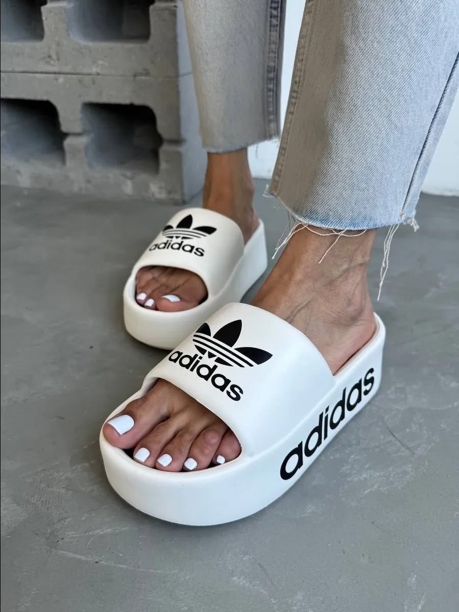 модные шлепки,adidas шлепки,шлепки женские,,шлепанцы белые