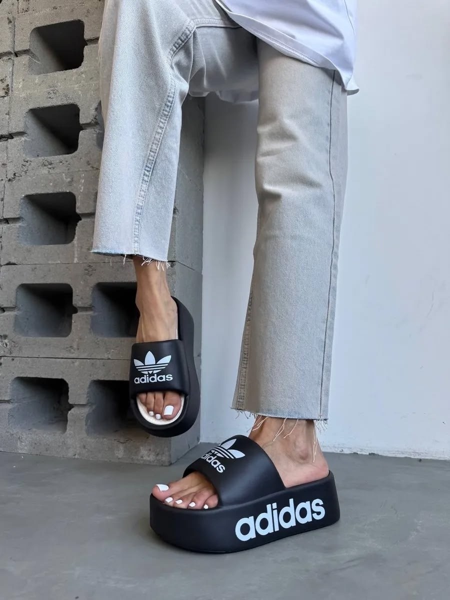 модные шлепки,adidas шлепки,шлепки женские,,шлепанцы белые