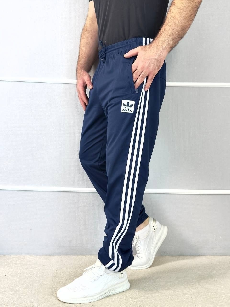 брюки спортивные adidas,брюки спортивные adidas мужские,мужские спортивные штаны adidas,спортивные штаны adidas,брюки спортивные adidas originals