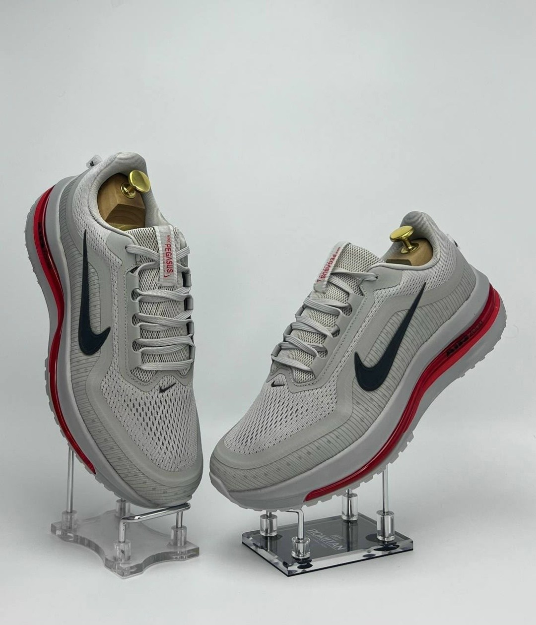 кроссовки,nike кроссовки,кроссовки мужские женские,спортивная ,кроссовки nike vomero