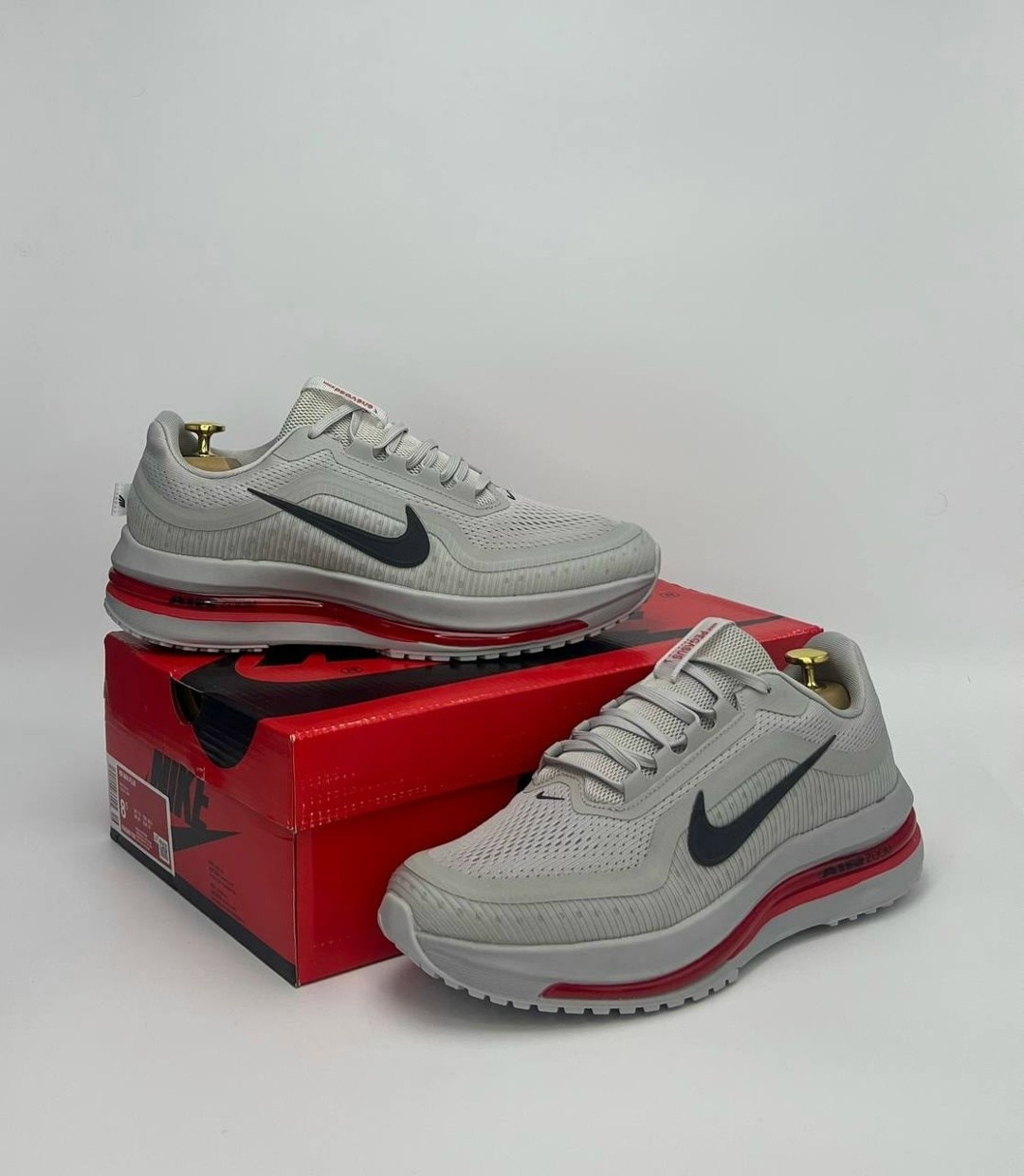 кроссовки,nike кроссовки,кроссовки мужские женские,спортивная ,кроссовки nike vomero