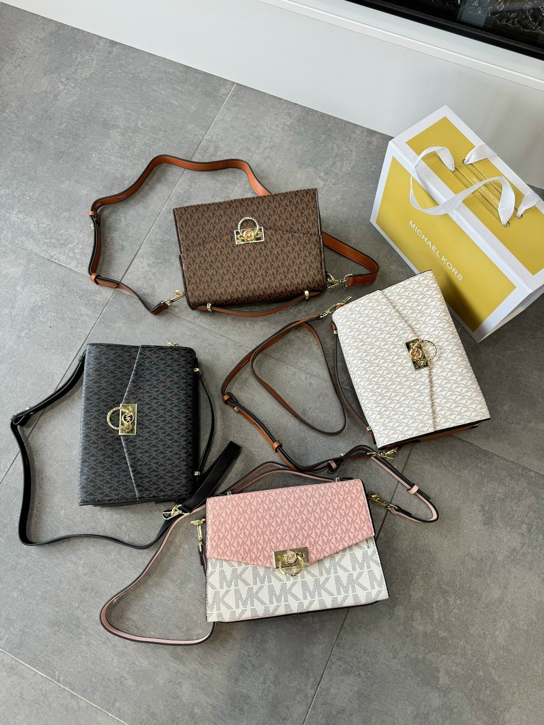 michael kors сумка,сумки на плечо michael kors,сумка,женская cумка michael kors,сумочки