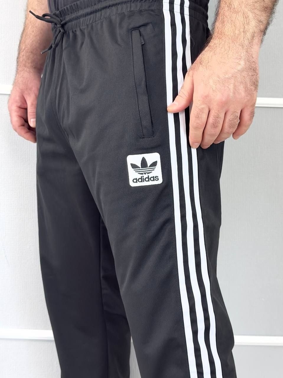 брюки спортивные adidas,брюки спортивные adidas мужские,мужские спортивные штаны adidas,спортивные штаны adidas,брюки спортивные adidas originals