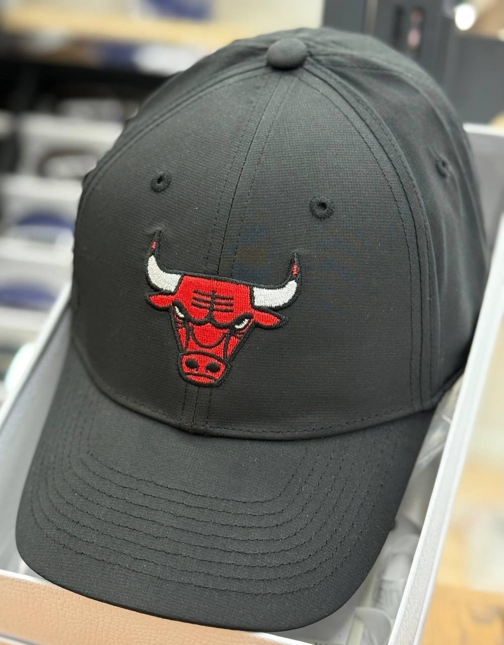 красная кепка чикаго булс,chicago bulls new era,чикаго булс кепки бело красные,кепка new era nba 9fifty chicago bulls snapback,бейсболка new era chicago bulls