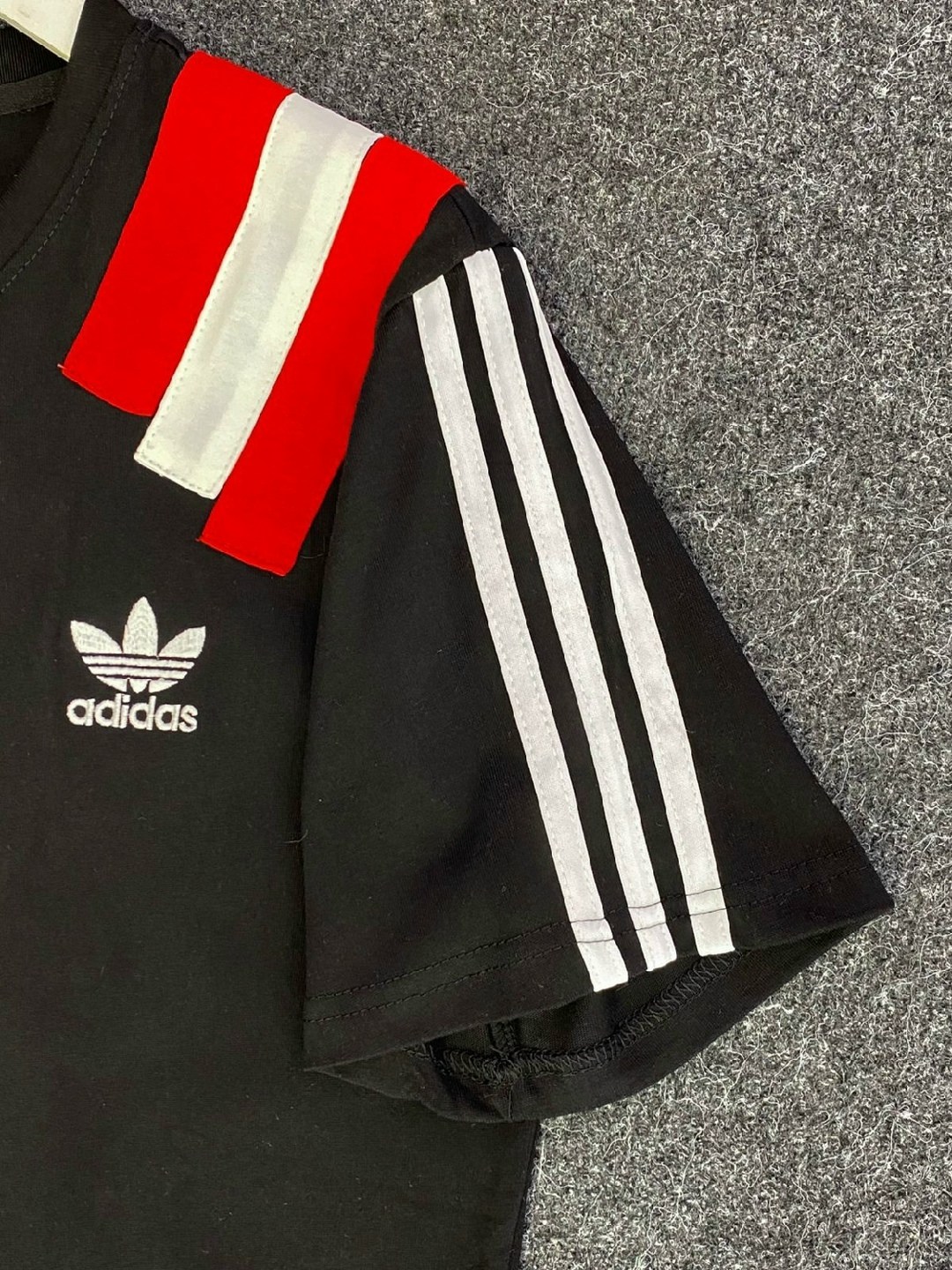 адидас футболка,футболки мужские,adidas черный,футболка адидас черная,футболка мужская adidas