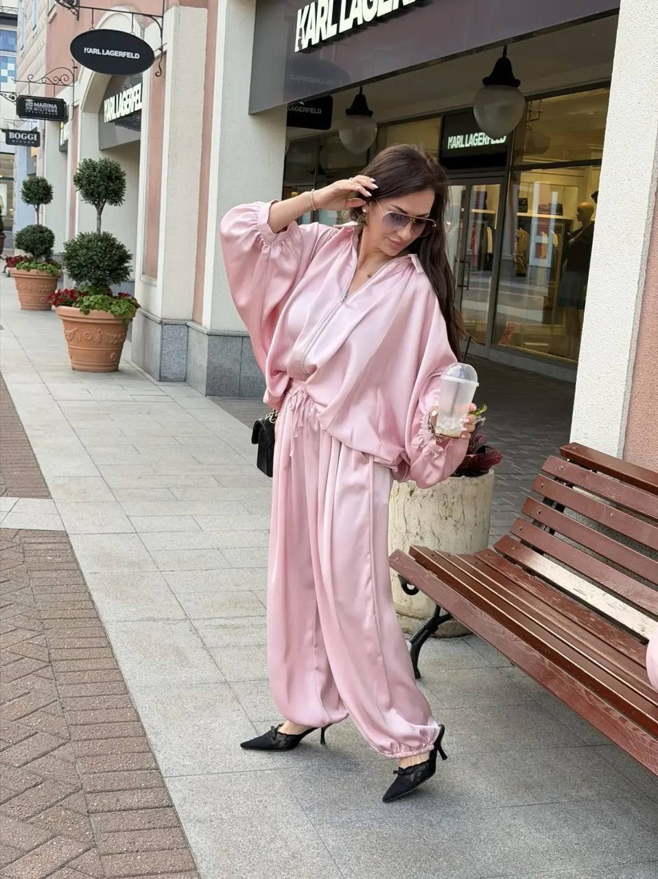 брюки из шелка mulberry 12 storeez,атласный брючный костюм женский,костюм шелковый,костюм брючный в пижамном стиле marsi marsianova,шелковый брючный костюм