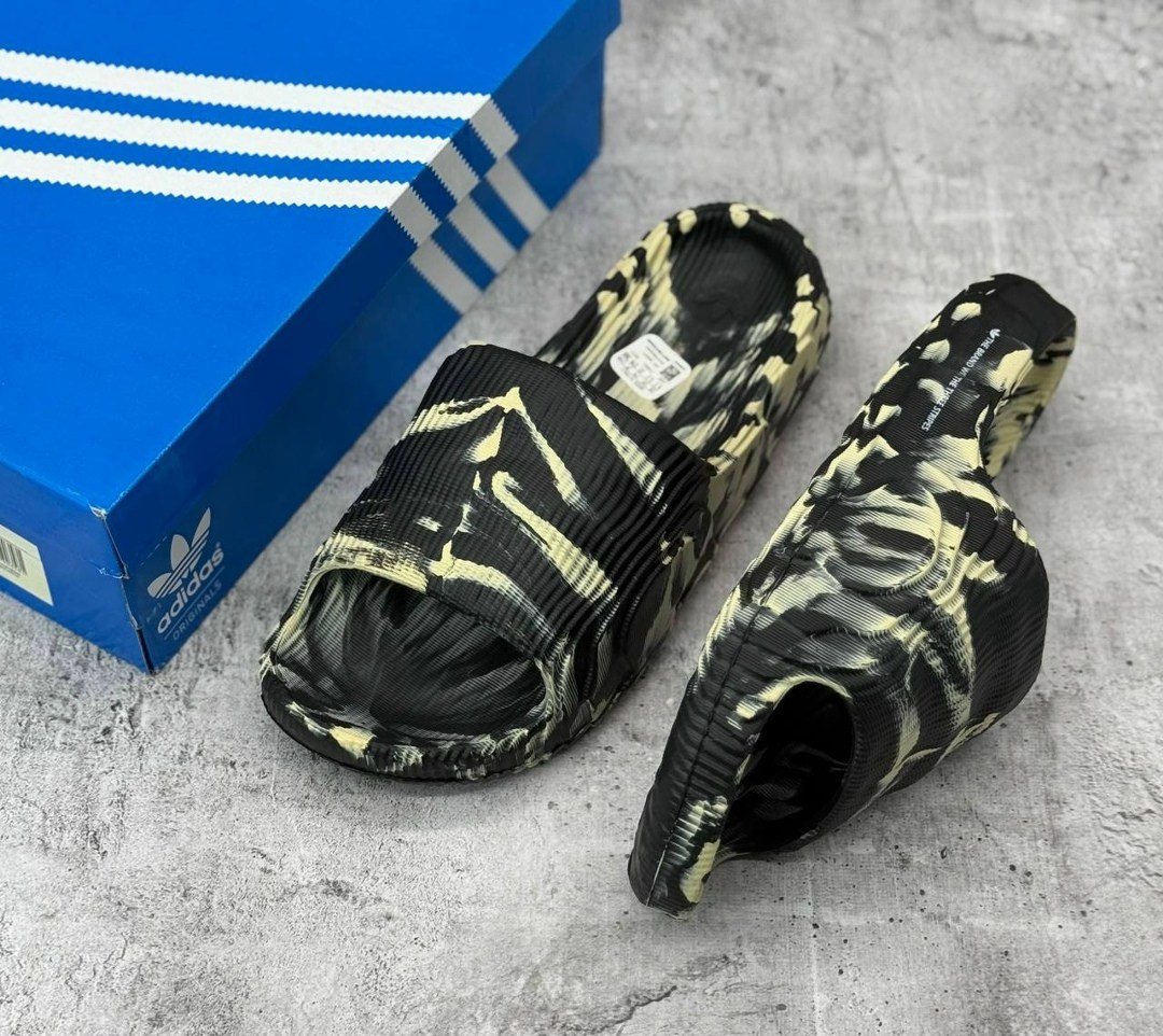 шлепанцы adidas,шлепки adidas,тапочки adidas,шлепанцы adidas adilette,тапки adidas