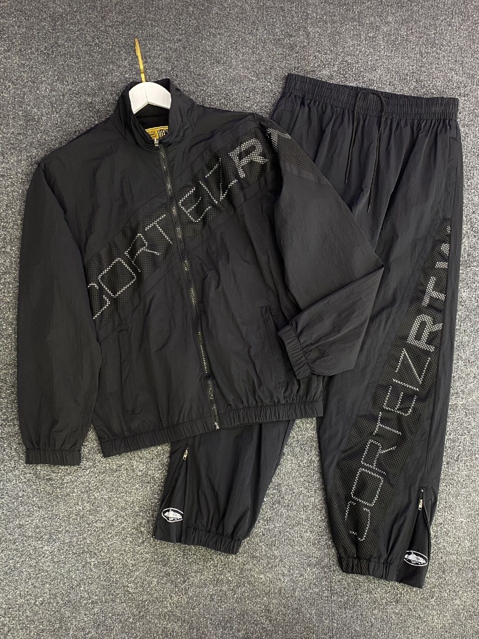 спортивный костюм,спортивные костюмы мужские,спортивный костюм adidas,повседневный спортивный костюм,мужской спортивный костюм adidas