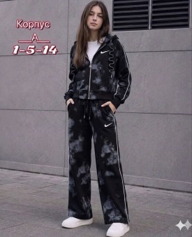 Костюм