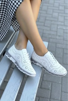 Кроссовки