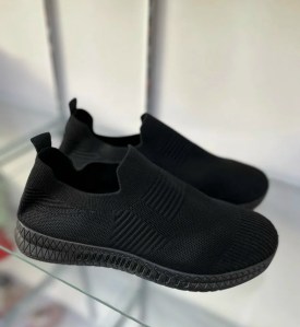 Кроссовки