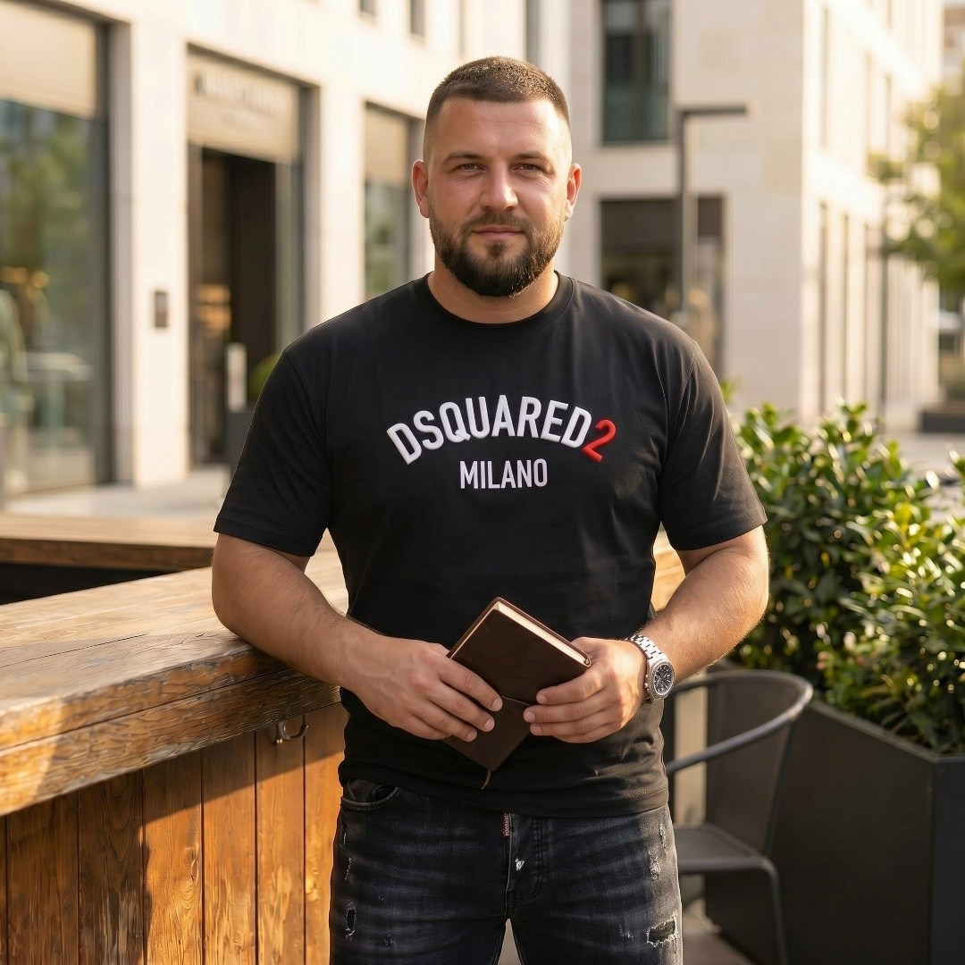 мужчина,вячеслав кононов архангельск,футболке,максим симонов санкт-петербург,мужчин