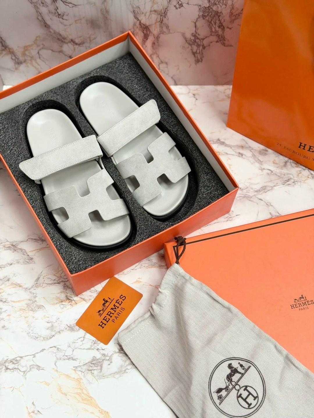 шлепанцы hermes,сандалии hermes,тапочки hermes,шлепки женские hermes,шлепки hermes
