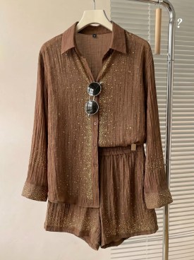 Костюм