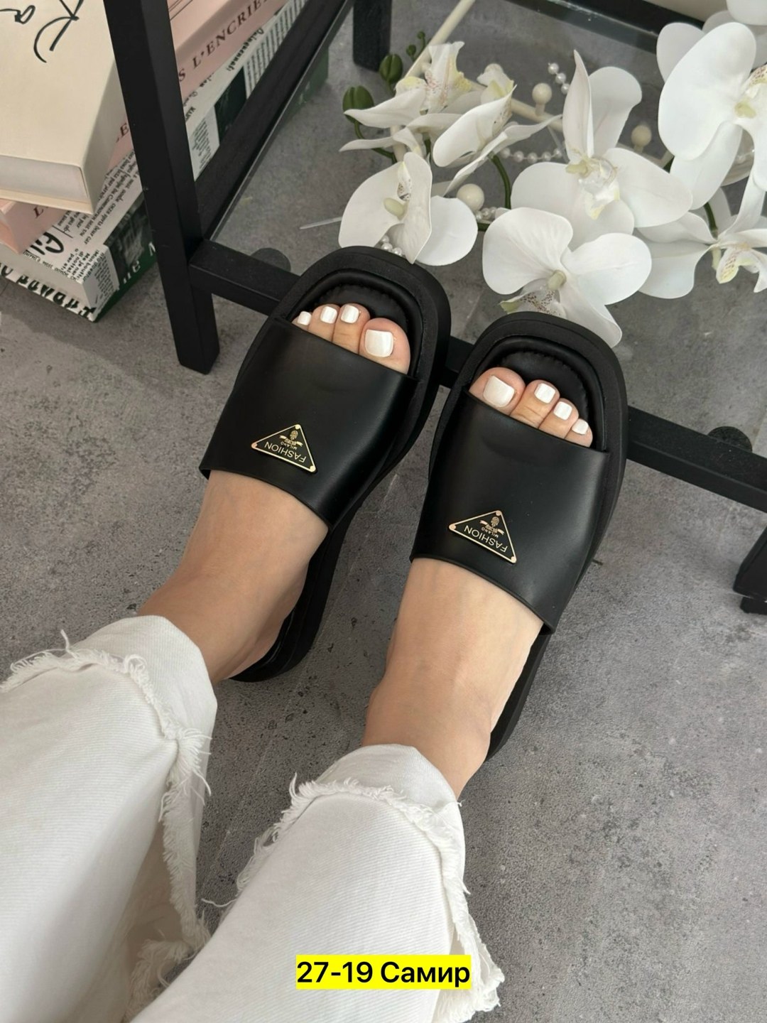 шлепанцы prada,кожаные шлепанцы prada,шлепки prada,женские шлепанцы prada,шлепанцы прада женские