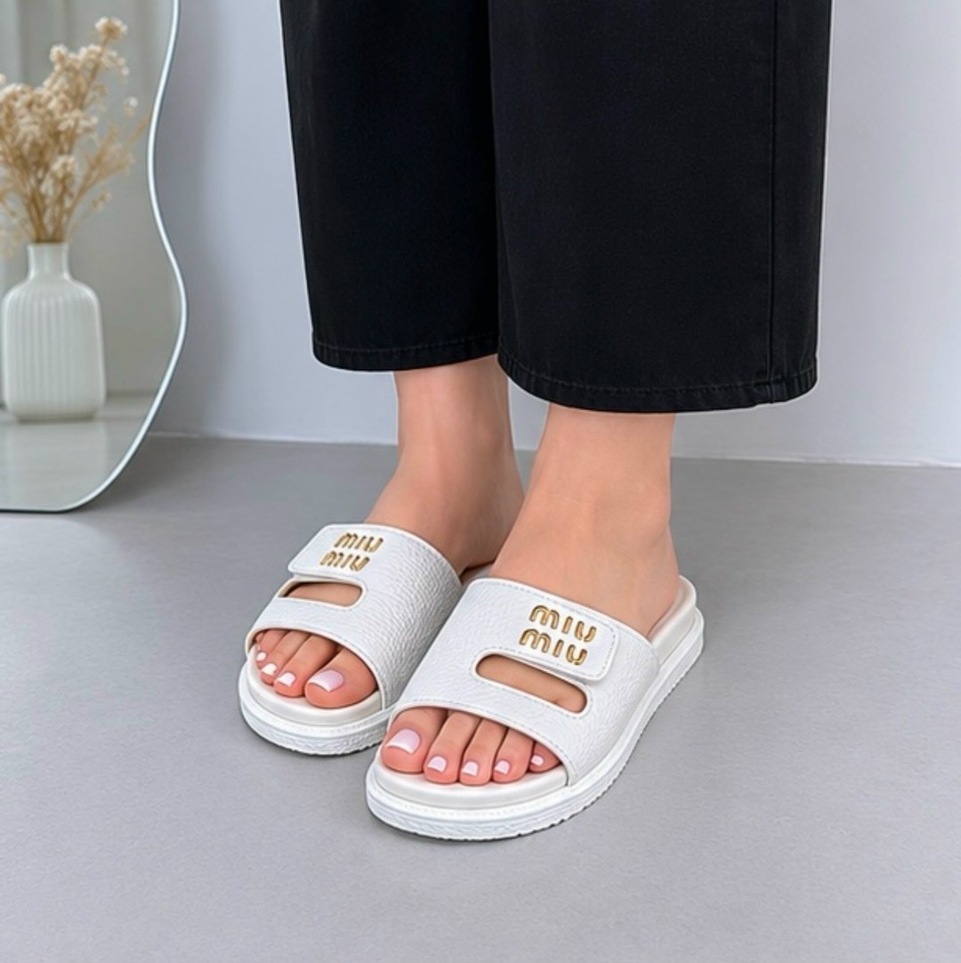 шлёпанцы miu miu,шлепанцы женские,шлепки женские,шлепанцы модные,сандалии